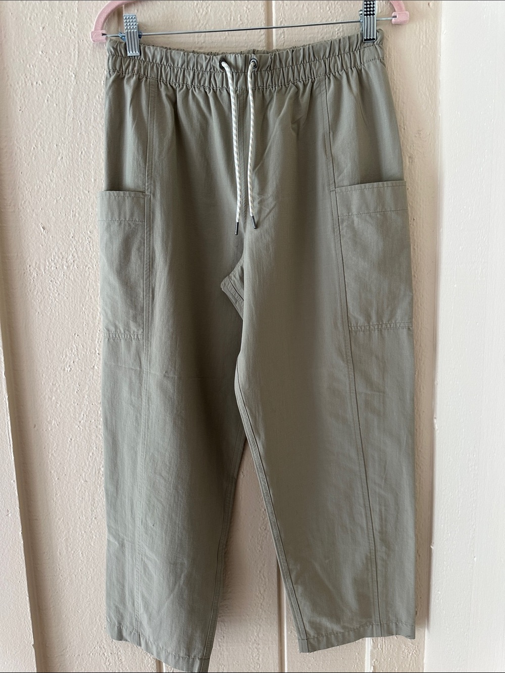 NEW VUORI CROP KHAKI NYLON PULL ON PANTS CUTE! S